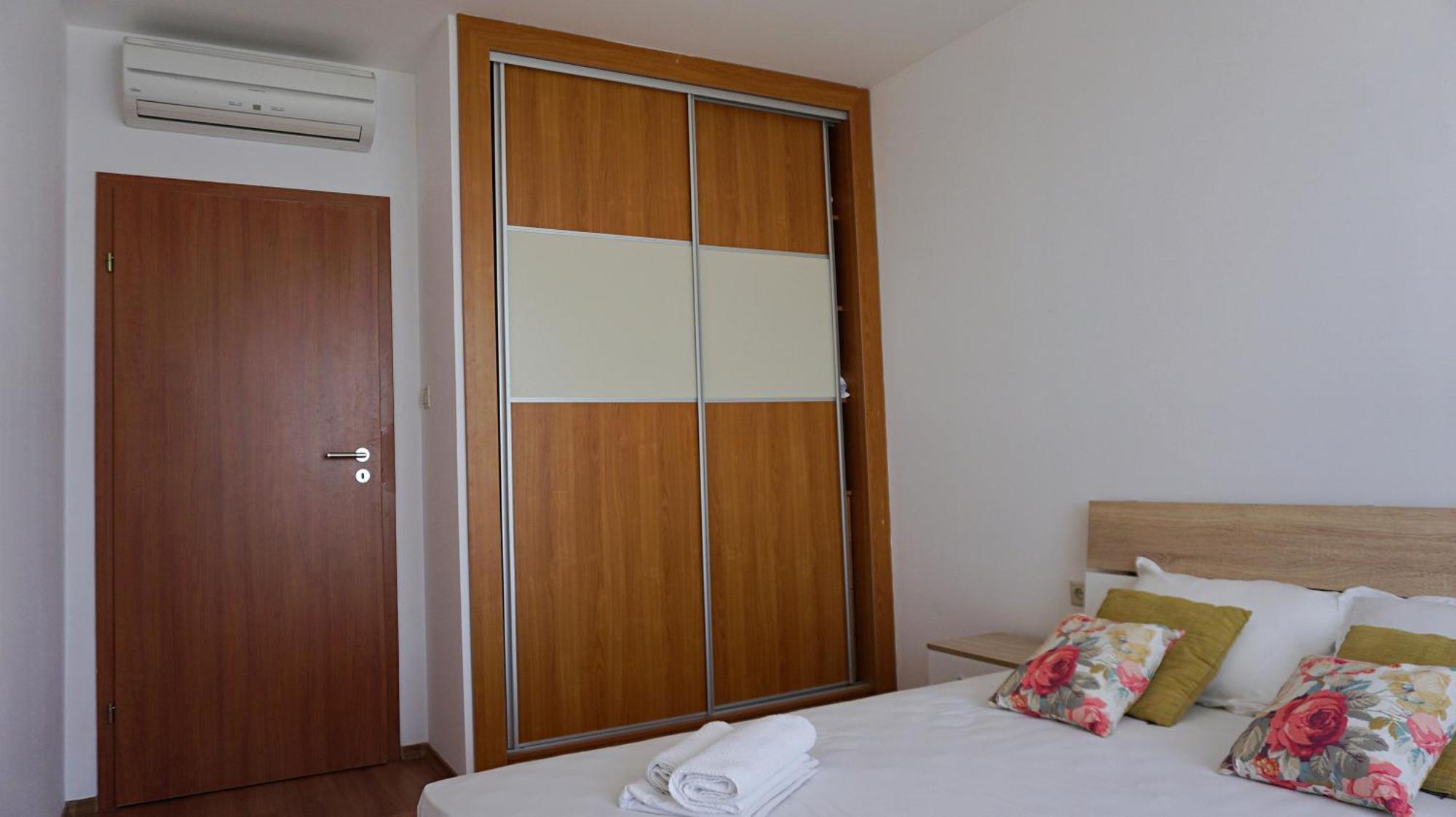 Apartments Sirena - First line - Апартаменти Сирена - Първа линия Златни пясъци Екстериор снимка