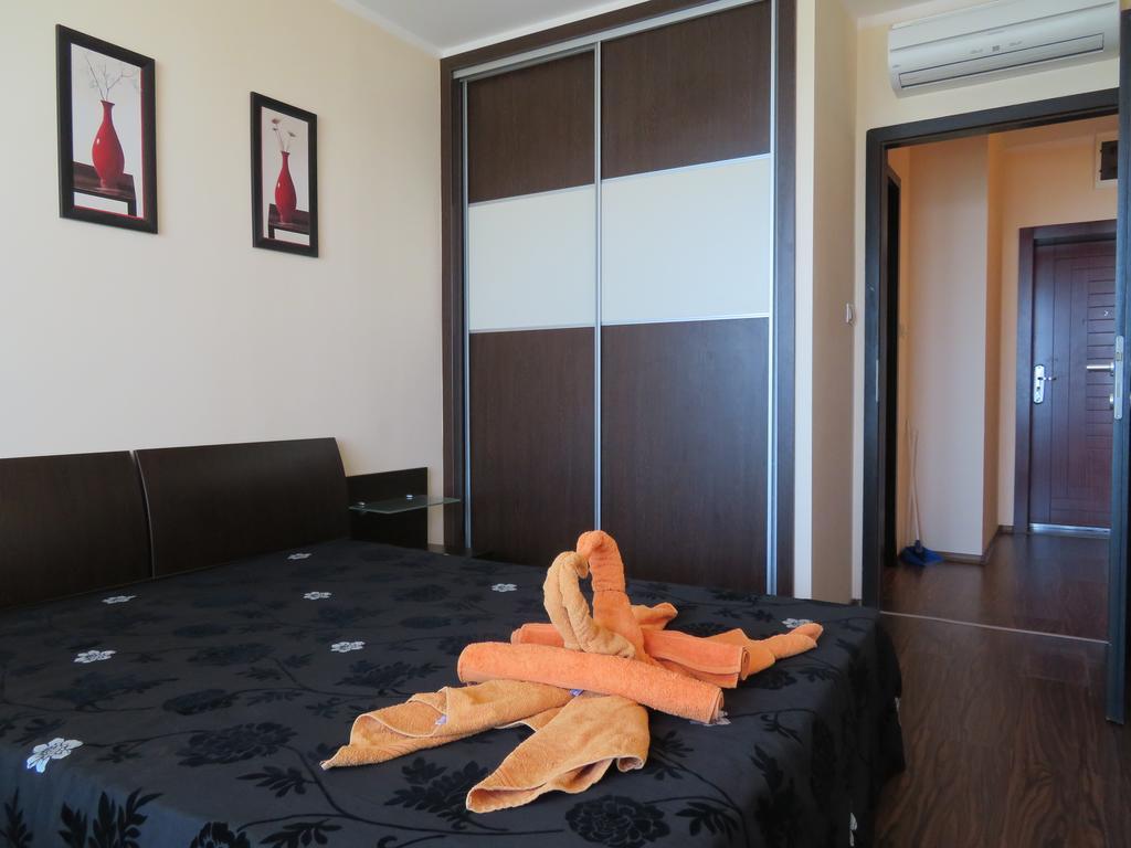 Apartments Sirena - First line - Апартаменти Сирена - Първа линия Златни пясъци Екстериор снимка