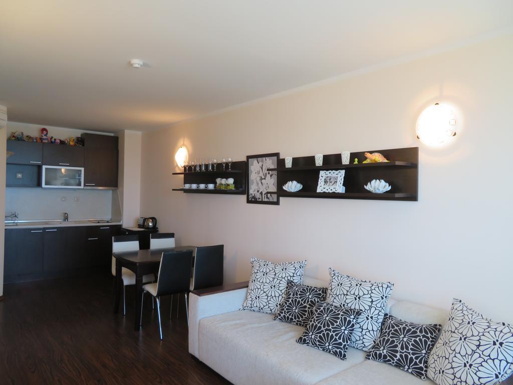Apartments Sirena - First line - Апартаменти Сирена - Първа линия Златни пясъци Екстериор снимка